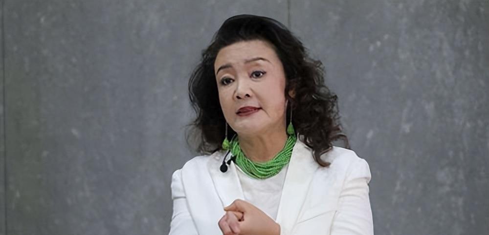 京圈6大富婆曝光,身价过百亿,坐拥北京一条街,娱乐圈只手遮天