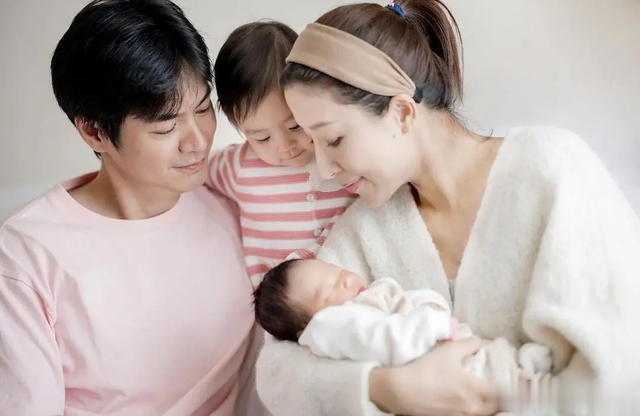 情场浪子罗子溢,4年更换13个女朋友,娶TVB当红花旦后现状如何