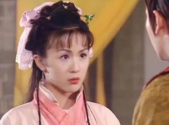 早期的古装港剧，靠丝带就可以编出不同的造型，并且各有千秋