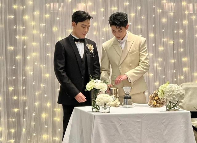 小S|小s参加友人特别婚礼，社交平台晒照引热议，没考虑许雅钧感受！