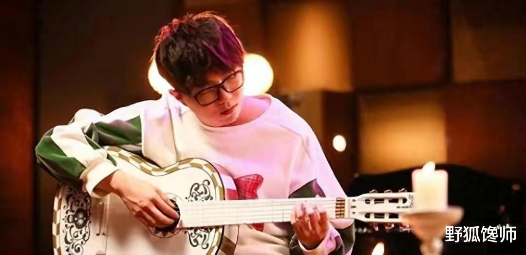 传闻毛不易病情严重，后续活动暂停，知情人透露说筷子都拿不稳。