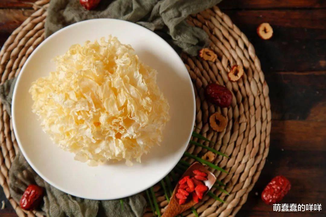 健康饮食|建议中老年:常吃肺部喜爱的5种食物,润燥清肺热,增强免疫力