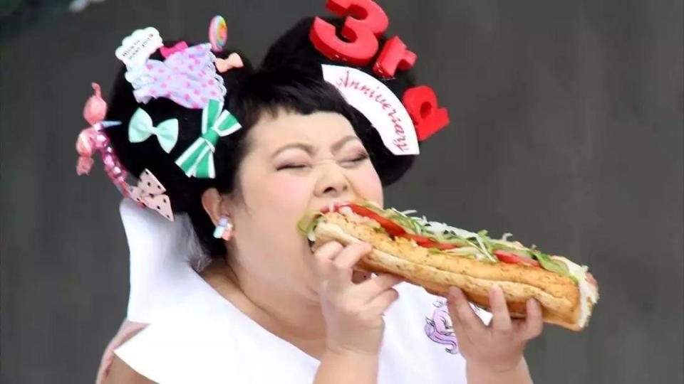 bmi指数|为什么女人过了45岁,更容易长胖?如何判断自己该不该减肥?