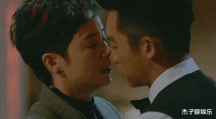 专挑年纪小的下手？这一次，57岁蒋雯丽“底裤”都被扒光了