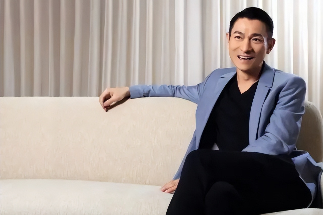 62岁刘德华状态堪比小鲜肉，看他“冻龄”秘诀才知道，王晶说对了