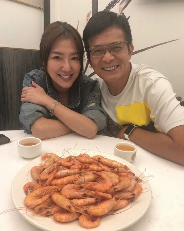 黄日华否认再婚，澄清“终身不娶”传言，为了避嫌不敢联系关宝慧