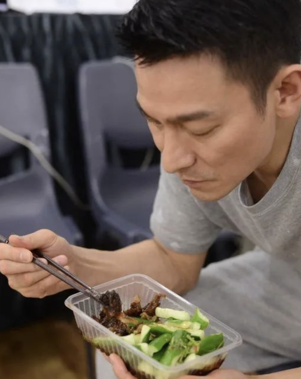 梁朝伟刘德华“私密照”被曝光,刘嘉玲说“没眼看”!网友却佩服得五体投地