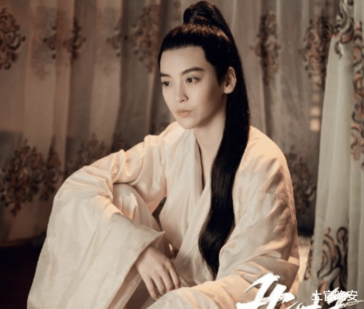 论女扮男装只服这几位,雌雄莫辨,风流倜傥,差点相信她们是男人