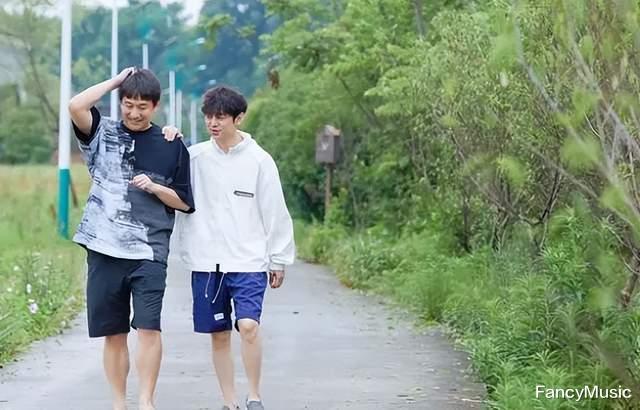 何炅|《向往7》改版变动大？常驻嘉宾仅留2人，小辈们各忙各的