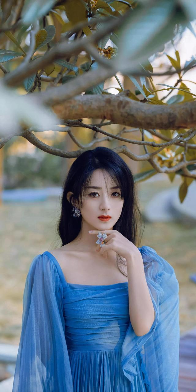 赵丽颖|新剧收视率稳妥，恭喜赵丽颖转型成功，来一波颖大BOSS的美照暴击