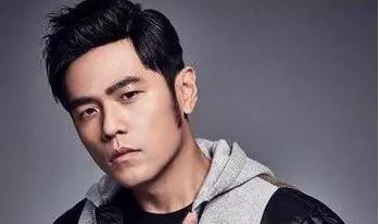 周杰伦:我当年被F4围攻时候,没人敢插手帮忙,只有他抄起凳子就上!