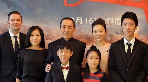 原形毕露!狐狸老了才是“老狐狸”,73岁的张艺谋“小心思”太多