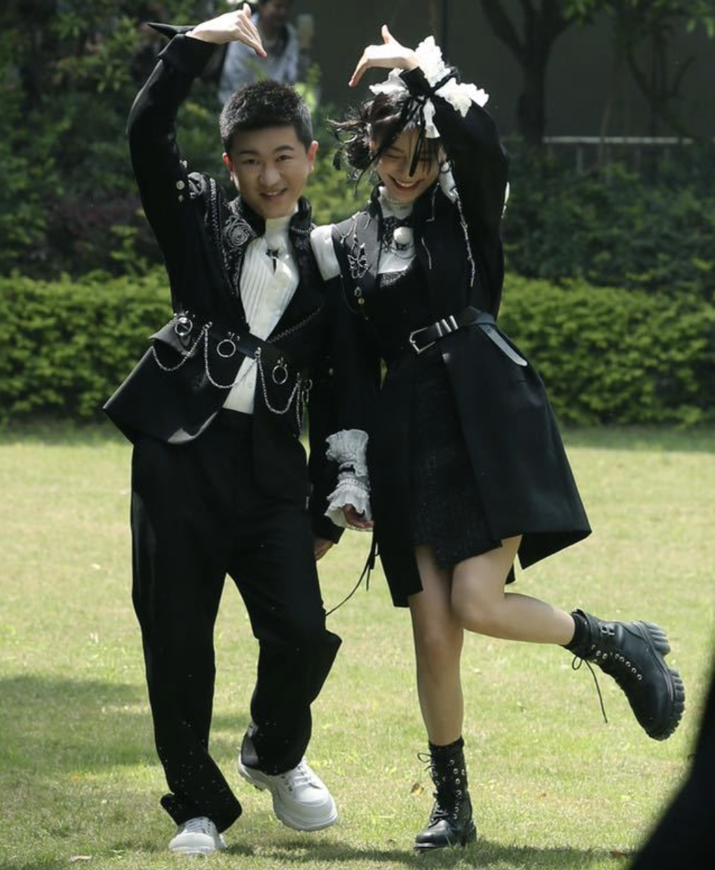 林大竣|《奔跑吧》路透曝光，baby和男闺蜜张大大比心一脸灿笑，不受前夫合照影响