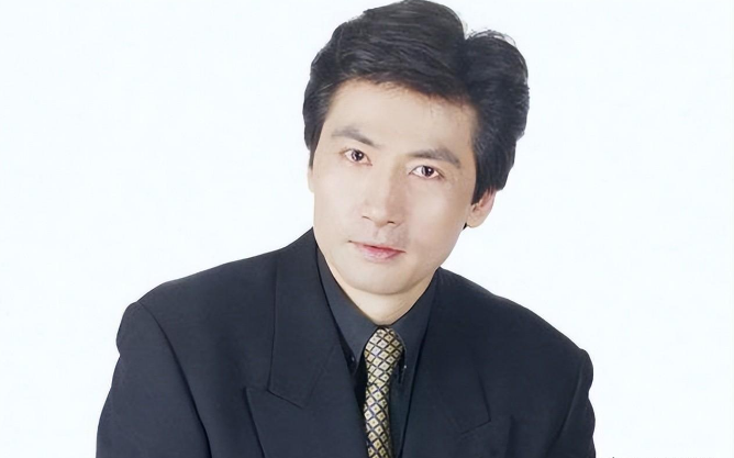 陆剑民|出道36年不温不火，老婆却靠一首歌吃了35年，如今成春晚常客