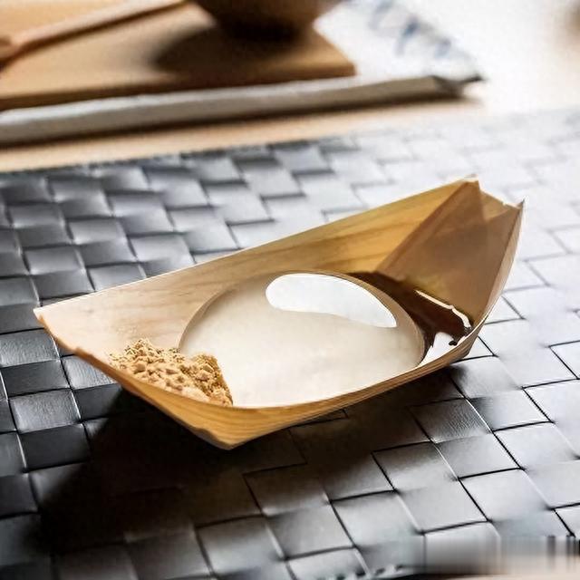 冰粉|中国人“吃到吐”的民间小吃，在国外成奢侈品，还起了个洋名字？