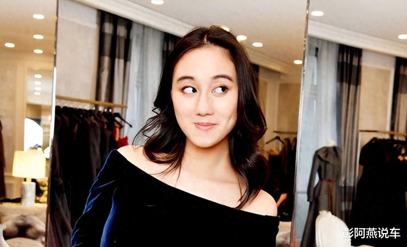 利智摊牌承认，赌王之子何超欣何猷邦并非亲生，李连杰欣喜若狂！