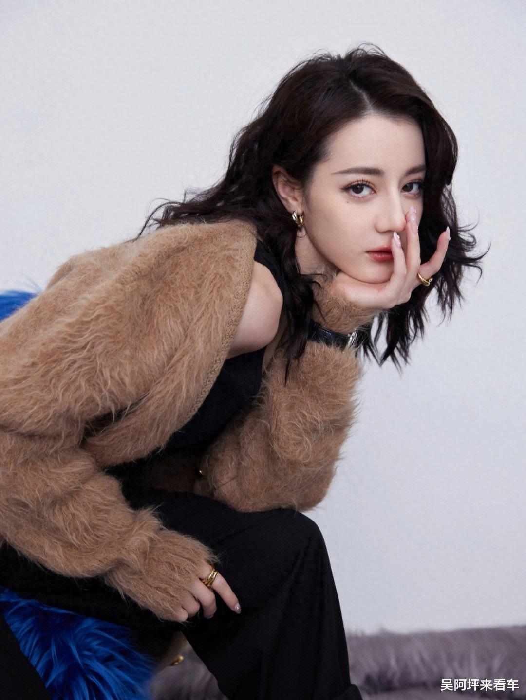 贾乃亮和迪丽热巴告诉我们,这世上有不透风的墙!