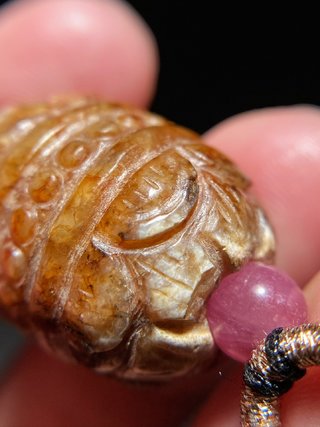 宋 和田玉籽料受沁 莲花纹 玉珠