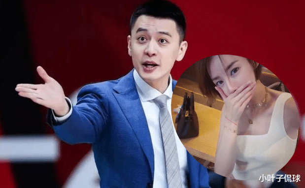 杨鸣新欢照片曝光,45岁离异带娃仍有水蛇腰,网友:虽大7岁但真漂亮