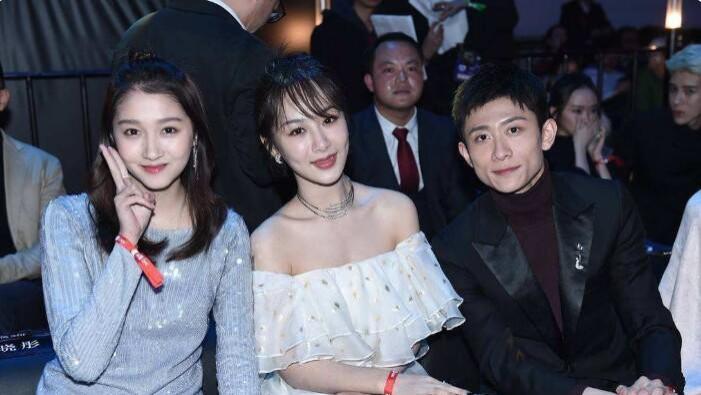发型 杨紫总是被人说不好看，可是为啥合照的时候就没输过
