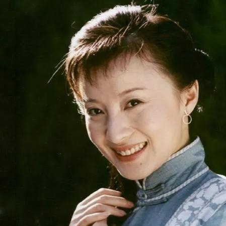 她嫌丈夫丑不想要孩子,丈夫宠爱将240万交给她,女儿今20岁