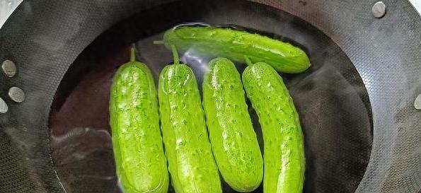 黄瓜|腌黄瓜怎样腌好吃又脆，这种做法很不错，开胃美味，下饭还解腻