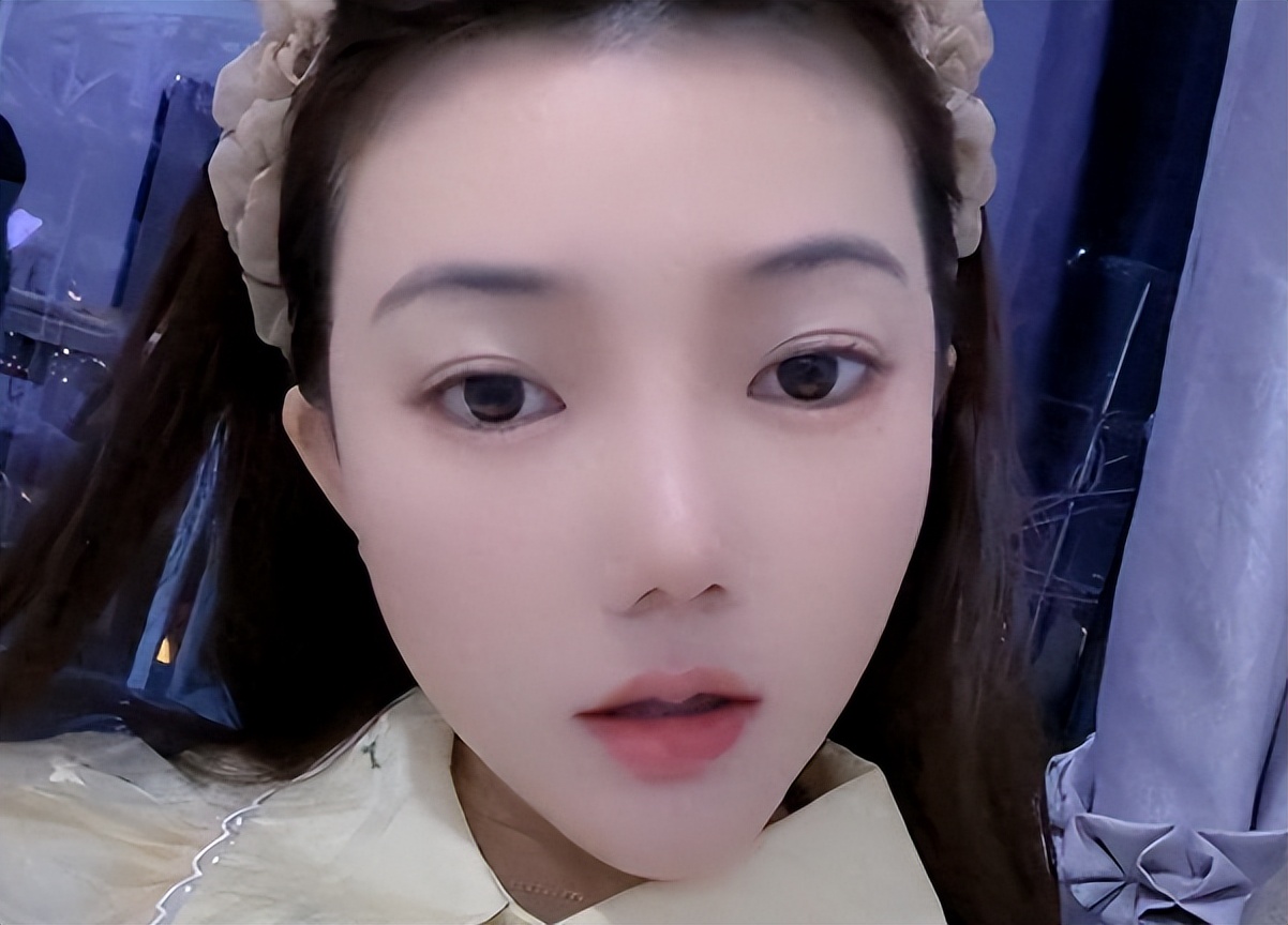 曝雅典娜被分段扔海,甜甜圈新频疑AI换头,穿死人衣服腿青将下线