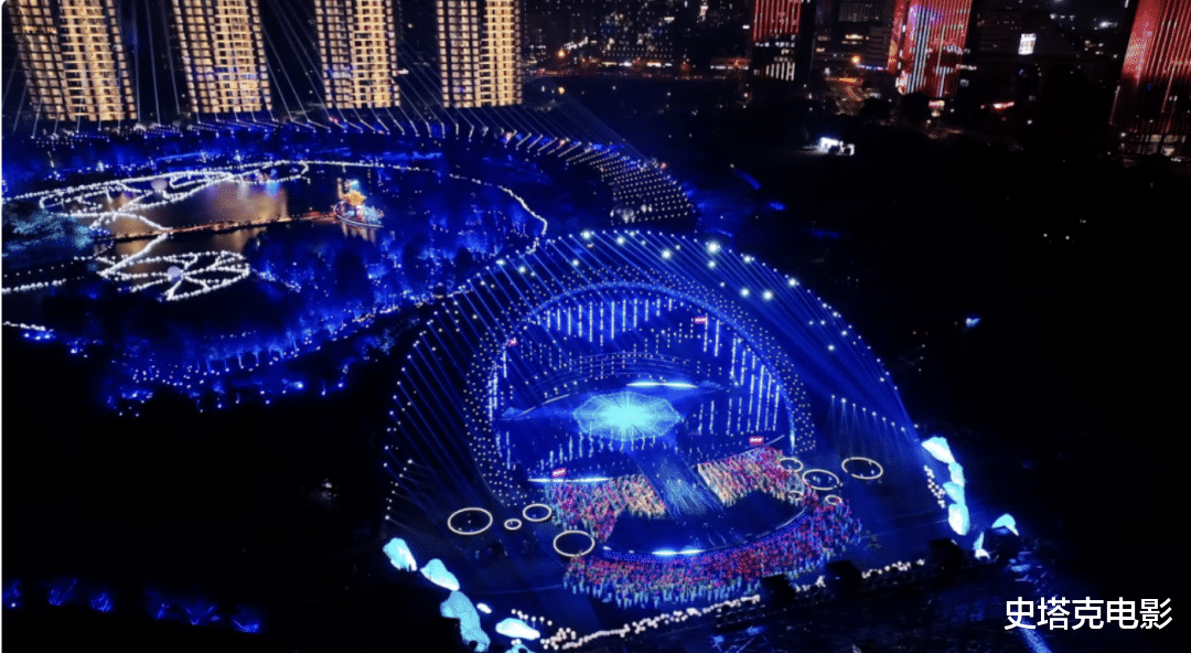 总台跨年嘉宾曝光：周笔畅、郁可唯美翻了，周深太忙，岳云鹏亮相