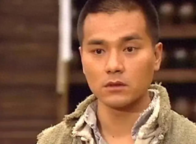 2002年“妖王”罗文去世，葬礼轰动全港，刘銮雄为何会被赶出灵堂