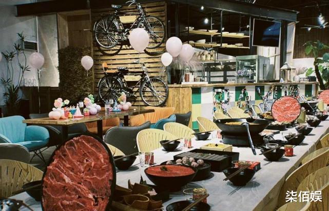 颖儿|颖儿为女儿隆重庆生，邀请她全班同学，月亮与爸爸说悄悄话好温馨