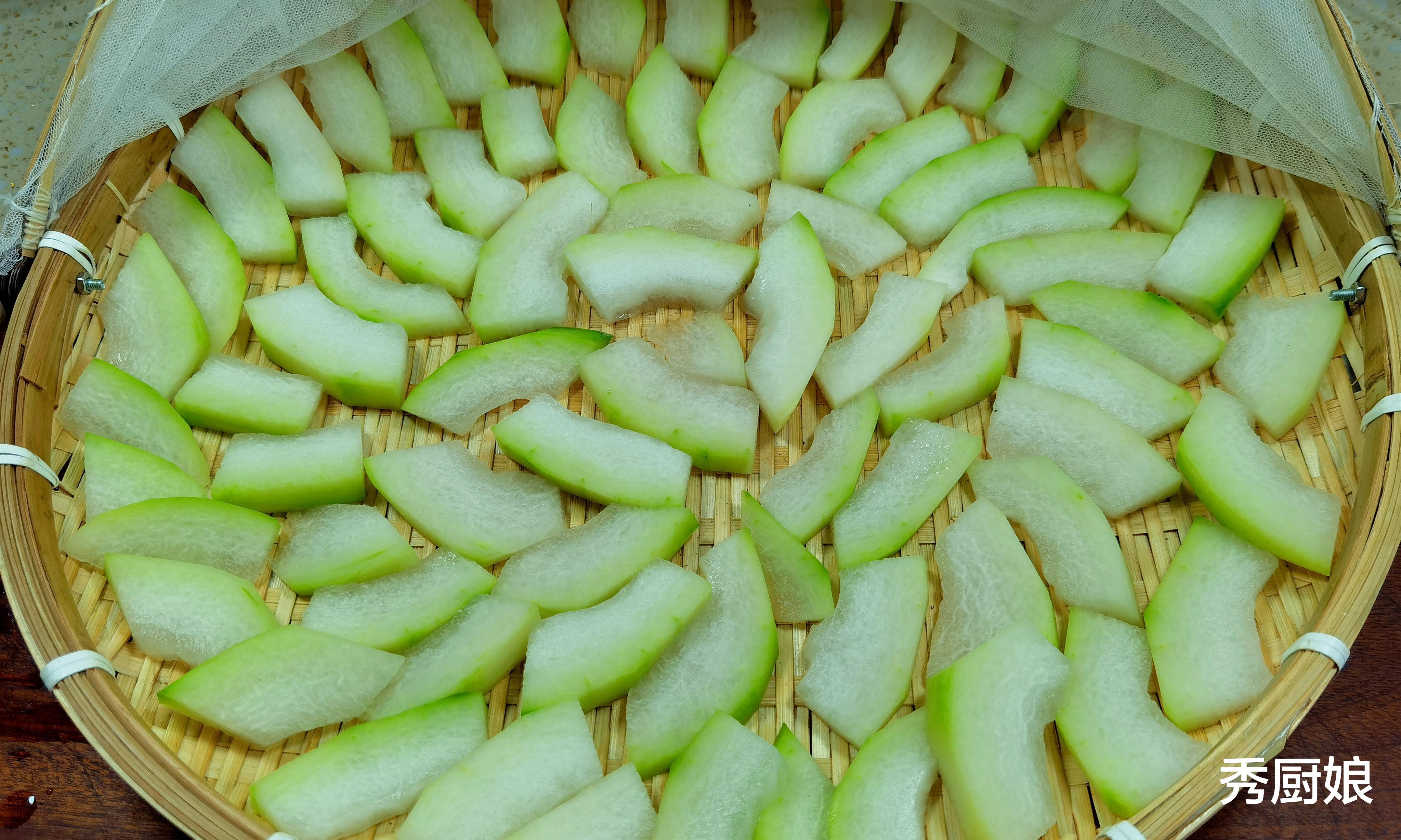 牛肉|夏天日头烈，把6种廉价菜晒成干，留到秋冬炖肉吃，别提多香了！