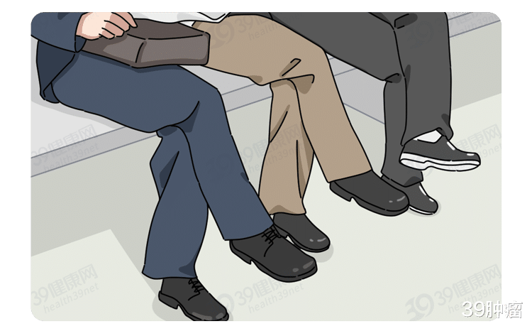 体内有癌，“腿”先知？腿上“两肿一隆起”，或是提醒你肿瘤来袭