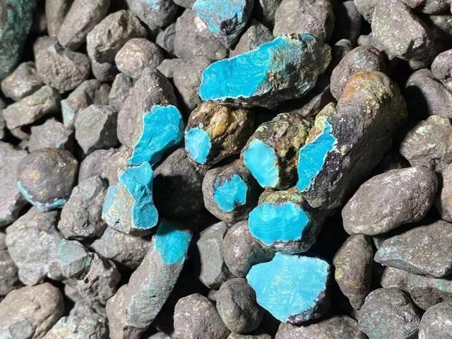 绿松石|蜡皮绿松石可以玩吗？