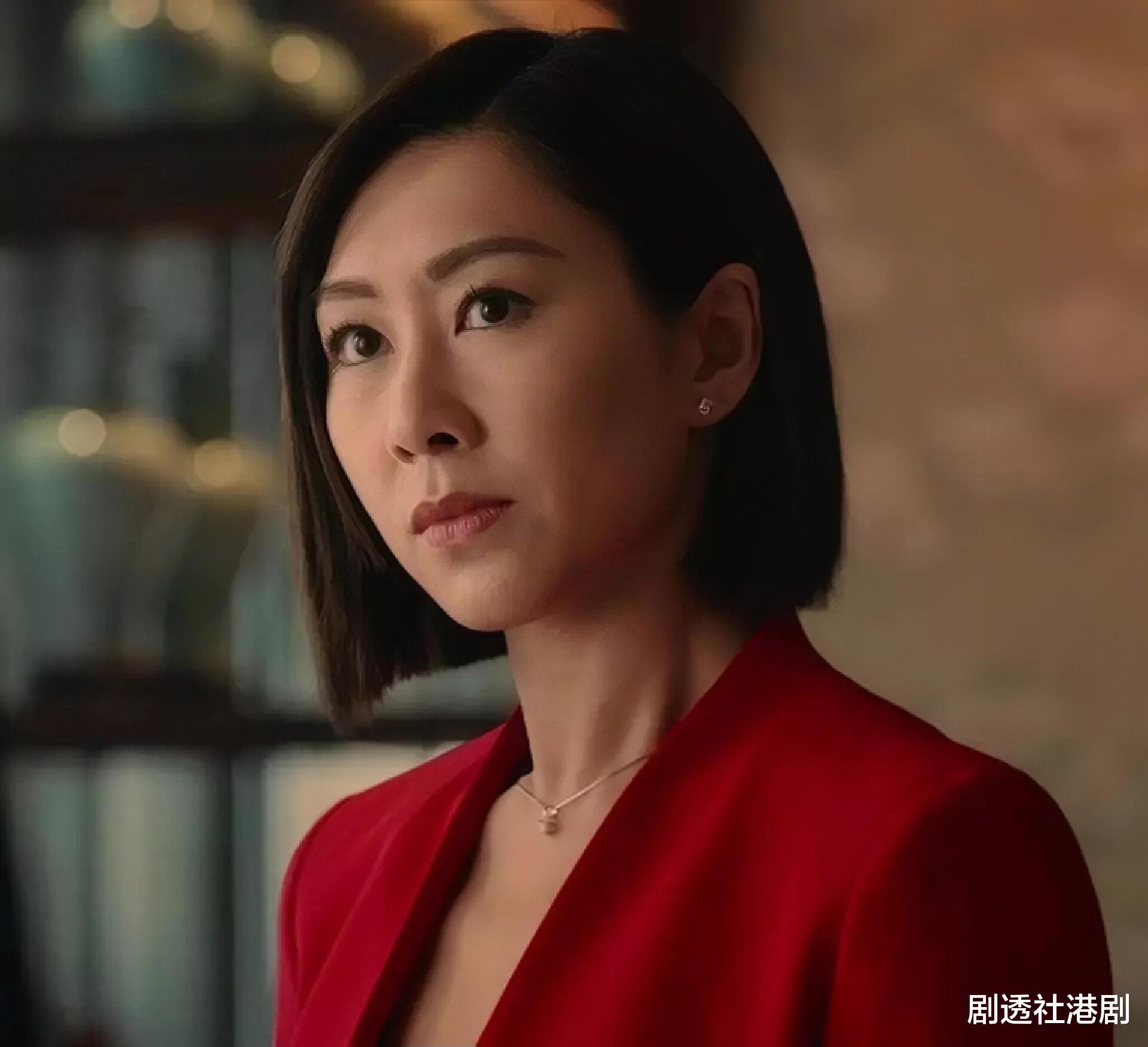 胡定欣|TVB知名女星晒超强背肌！好身材获激赞，对另一半要求高至今单身