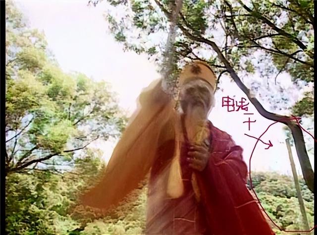 《新白娘子传奇》中的穿帮镜头,简直太搞笑,看这么多年都没发现