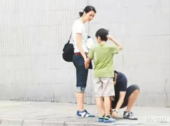 张丹峰|曝张镐濂曾排斥洪欣生2胎,非嫌弃亲人多,系怕张丹峰偏爱亲生子