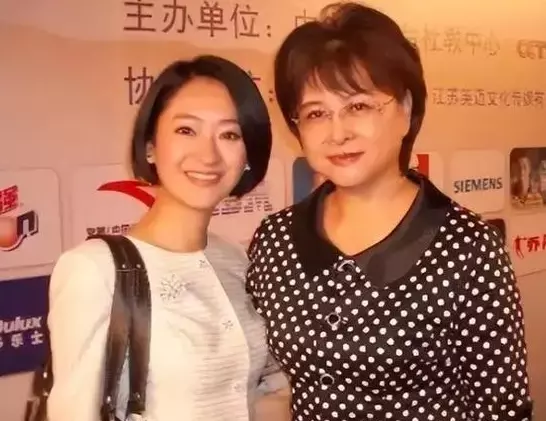 主持人肖晓琳:55岁退休在美国病逝,临终遗言给世人敲醒了警钟