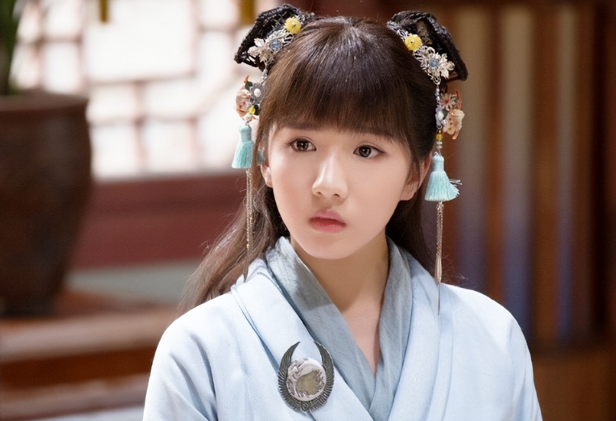 整容脸又来祸害公安剧?假鼻梁、脸肿像发面馒头,别再侮辱警察了