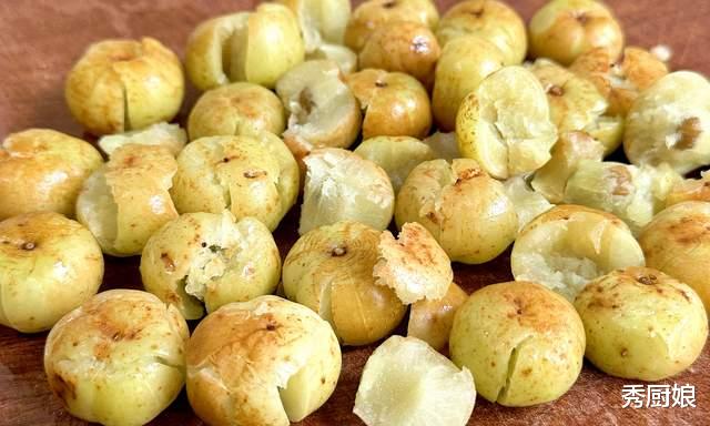 冬天最该吃的水果，不是雪梨和苹果，每天吃几颗，滋养润肺好过冬