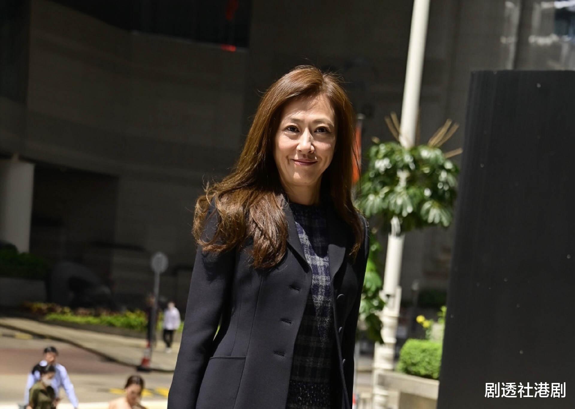 突发！知名港姐陷家暴丑闻，每月获前夫40万赡养费仍拒绝和解