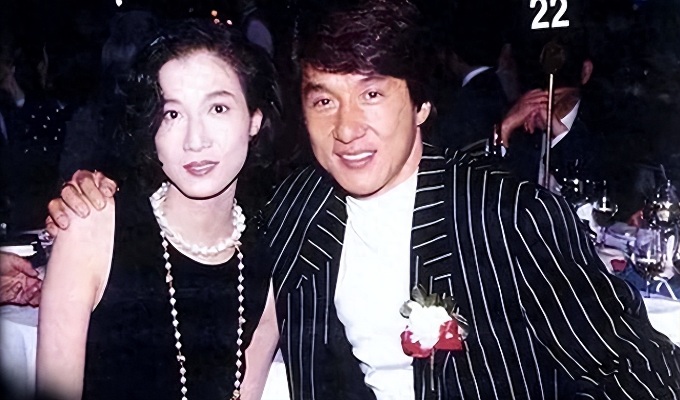 吴绮莉杀回来了！成龙3次更改千亿遗嘱，才是对林凤娇最大羞辱