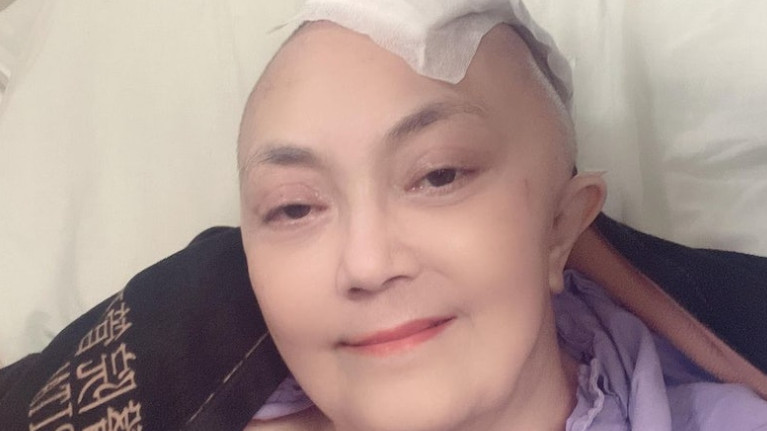 |TVB老戏骨头部重创昏迷，时隔3个月首露面，头顶缠纱布脸色苍白