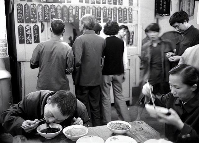 物价|七十年代去“下馆子”,2块钱在饭店都能吃些啥?勾起无数回忆!