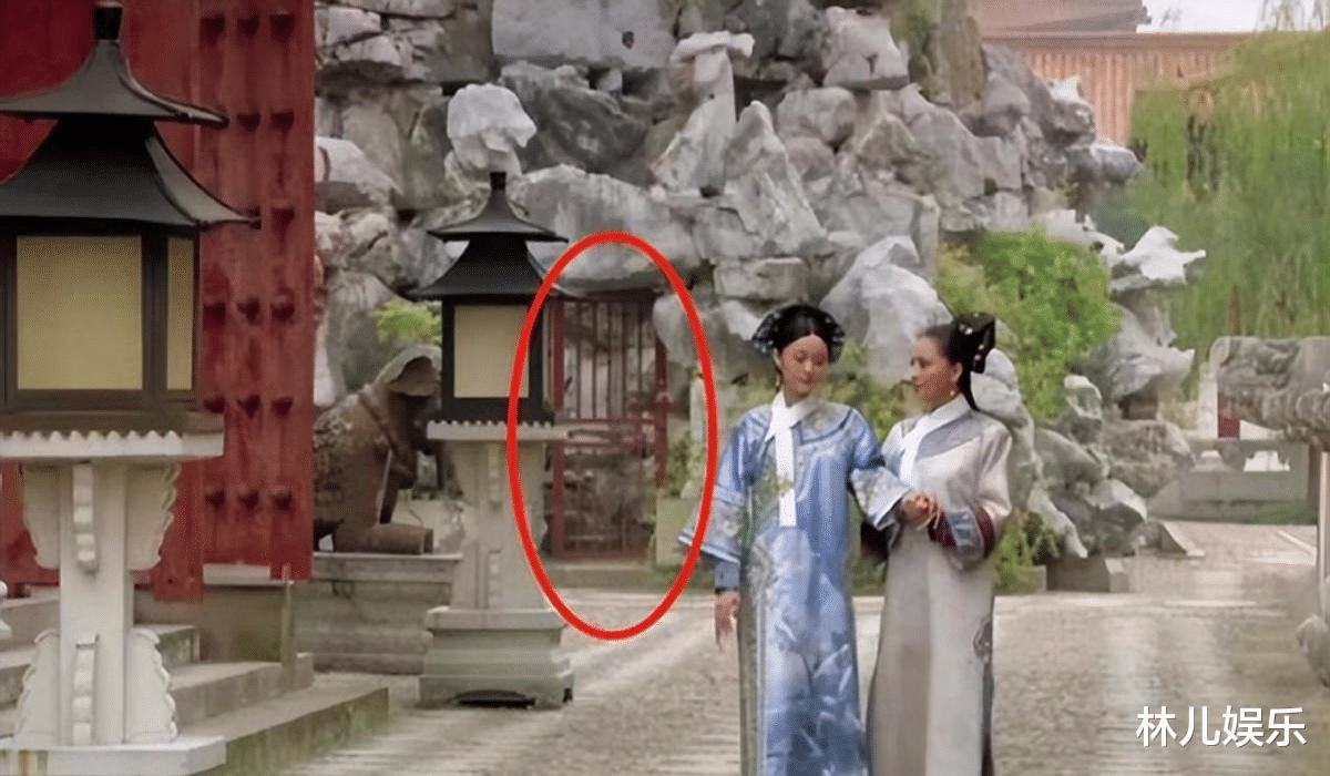 何超莲|穿内衣就算了，粗水管我也忍了，那个戴口罩的，真把观众当傻子呢