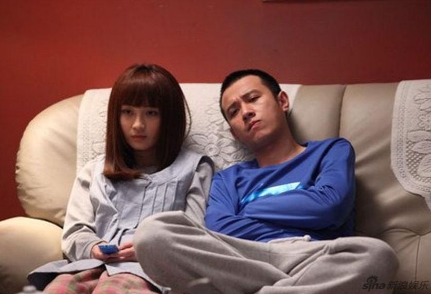 |疑似旧情复燃，文章疑与姚笛复合，二人搂肩牵手出游还同回酒店