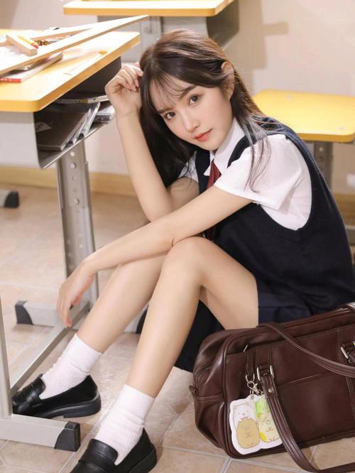 |女生该不该努力工作，并尽可能的独立