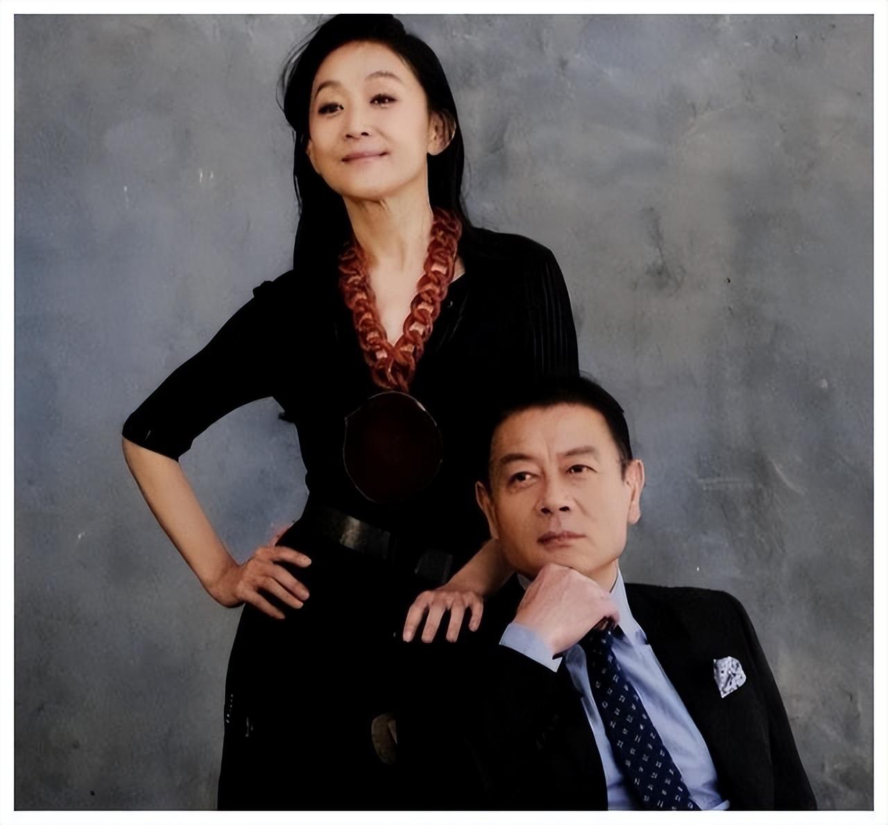 吴君如|中年依旧未婚未孕, 却从不缺固定伴侣, 3位\假清高\女星过得很滋润