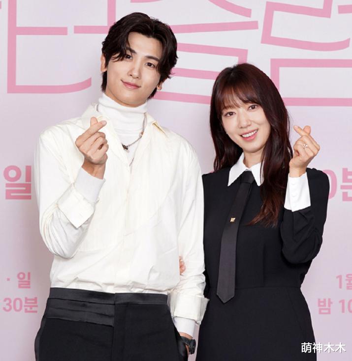 韩星朴信惠热搜翻车!当初挺着肚子偷文化,产后复出又来中国营销