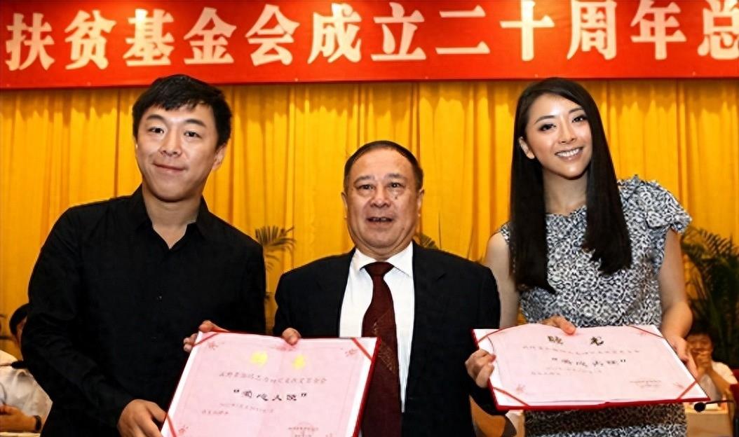 “傻姑”黄小蕾:被杜淳狂追,38天闪婚闪孕,被迪士尼“封杀”了