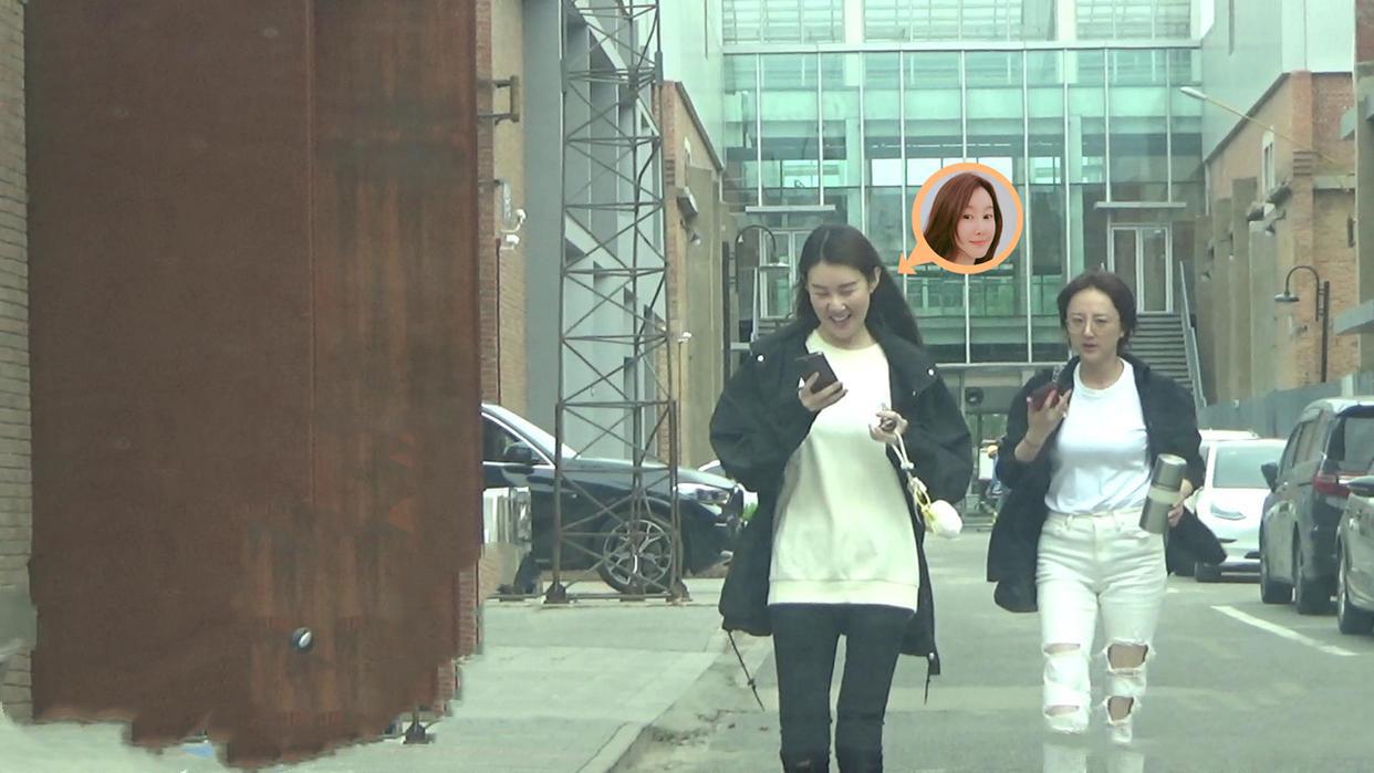 冯清|王宝强女友冯清容貌大变,发福后显老态,还完钱现身公司红光满面